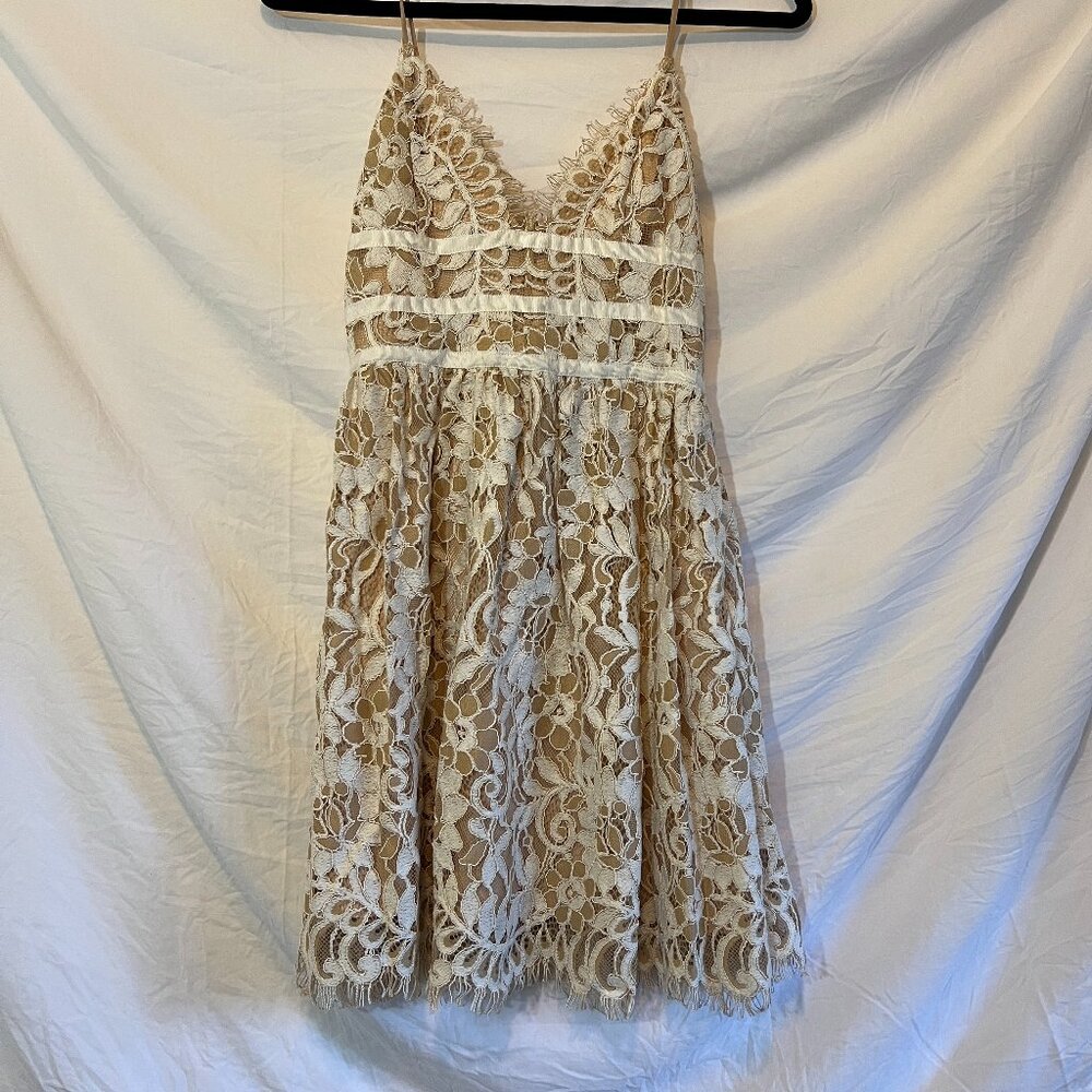 BRAND NEW - NBD Lace Dress Size XS